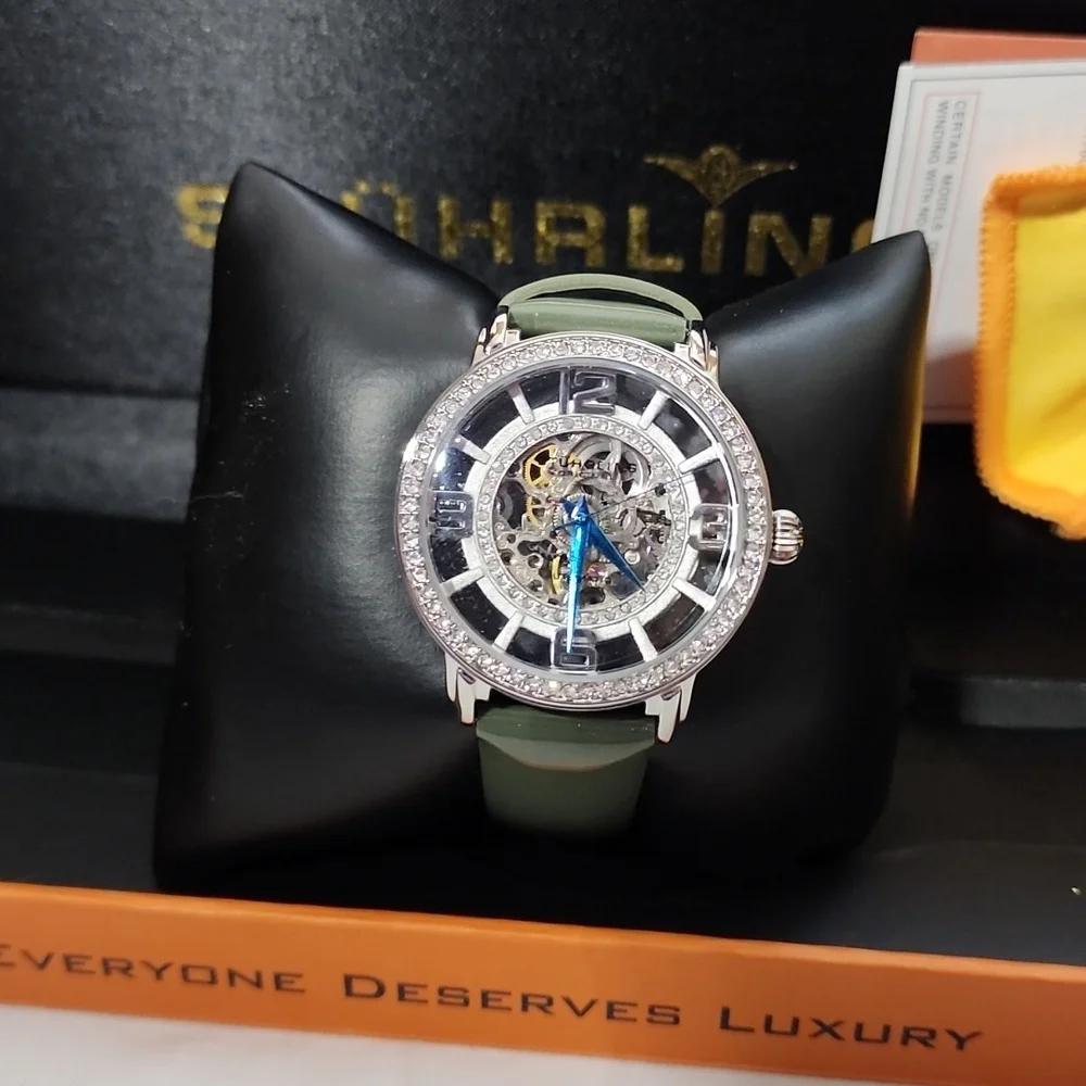 NWT WOMAN'S 38MM LUXURY WATCH - Picture 3 of 4